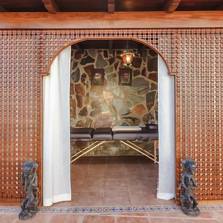 Santa Maria Villa